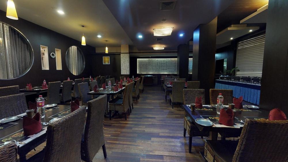 37Th Crescent Hotel Bengaluru Экстерьер фото
