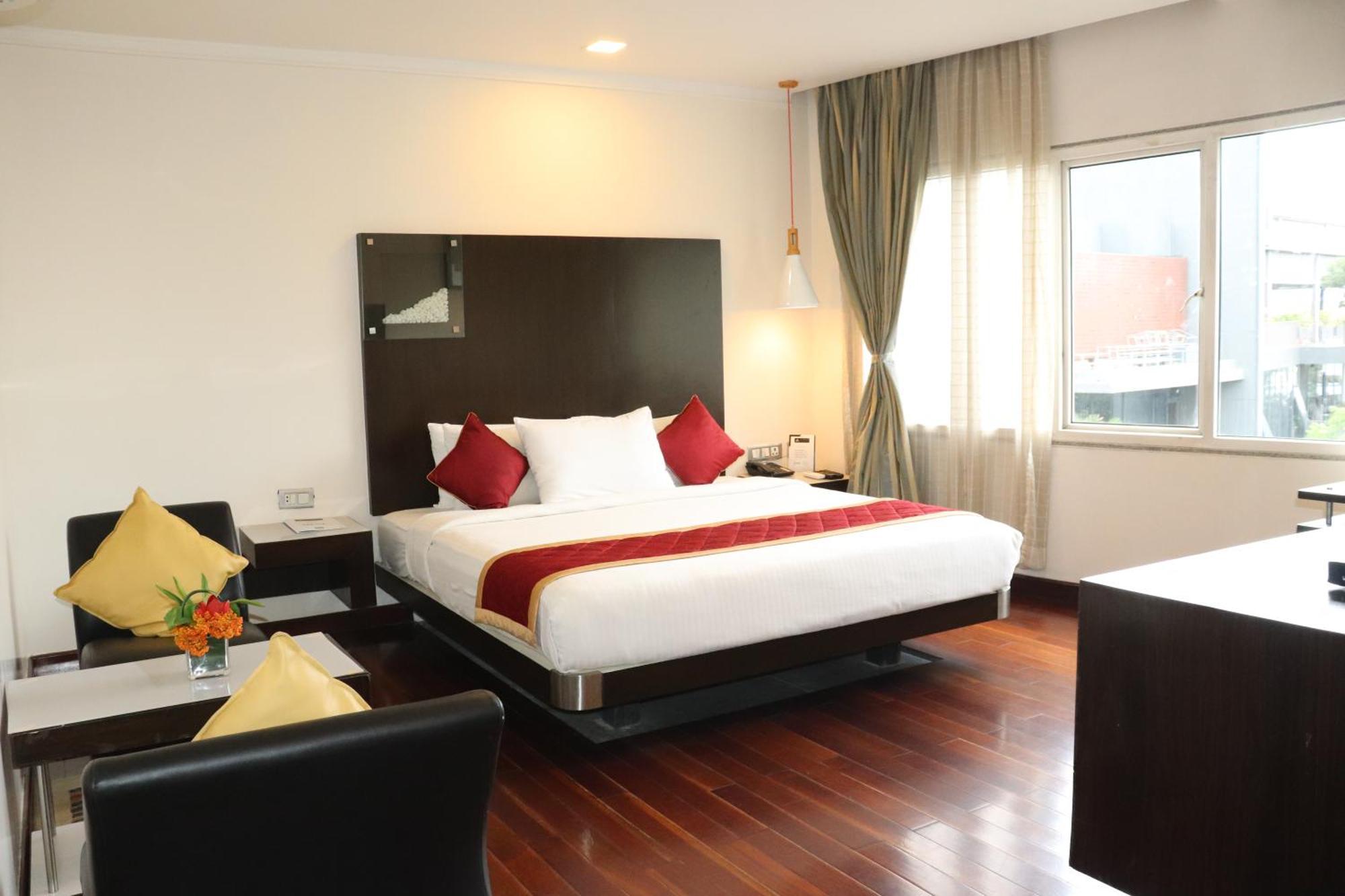 37Th Crescent Hotel Bengaluru Экстерьер фото
