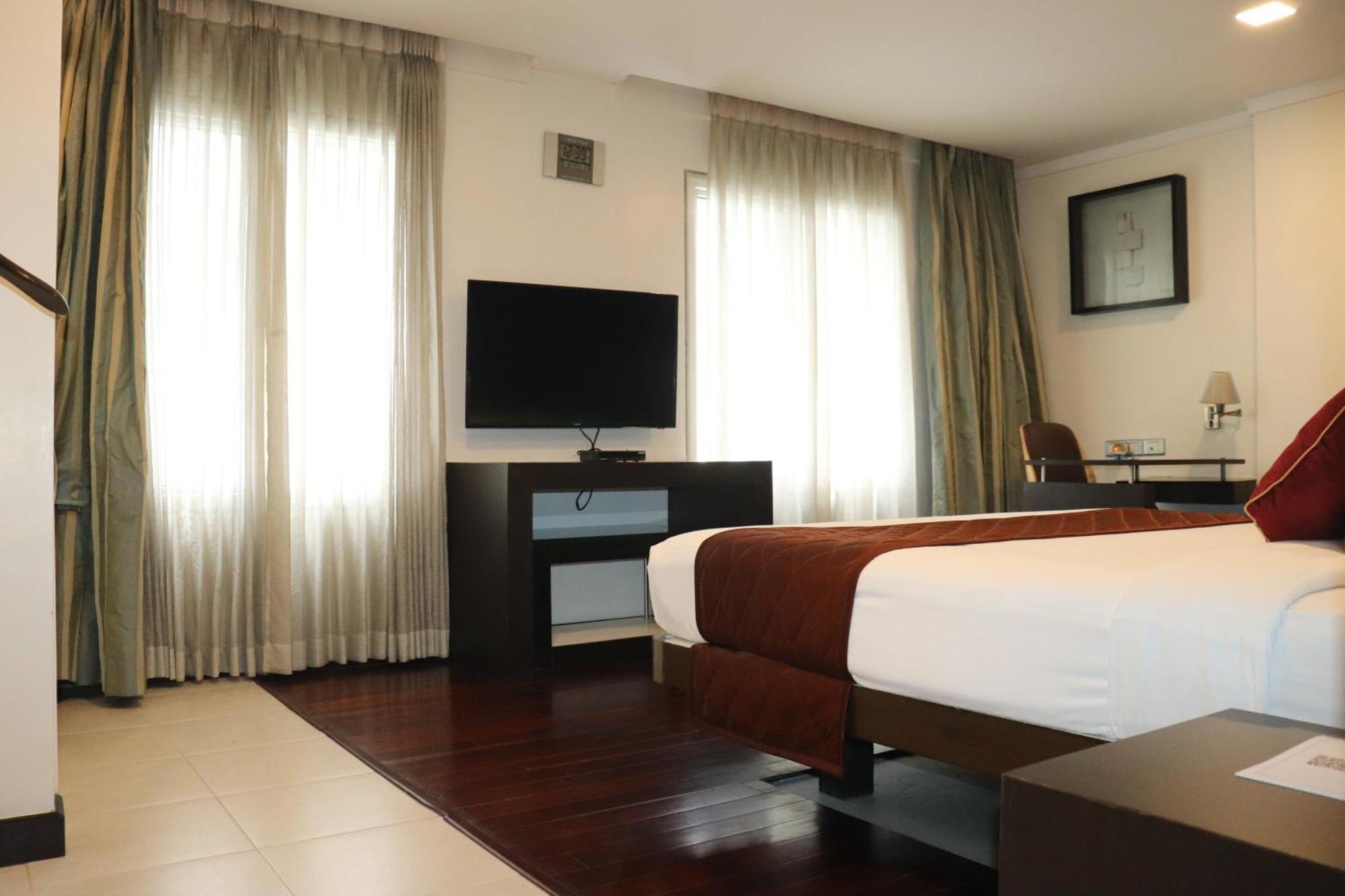 37Th Crescent Hotel Bengaluru Экстерьер фото